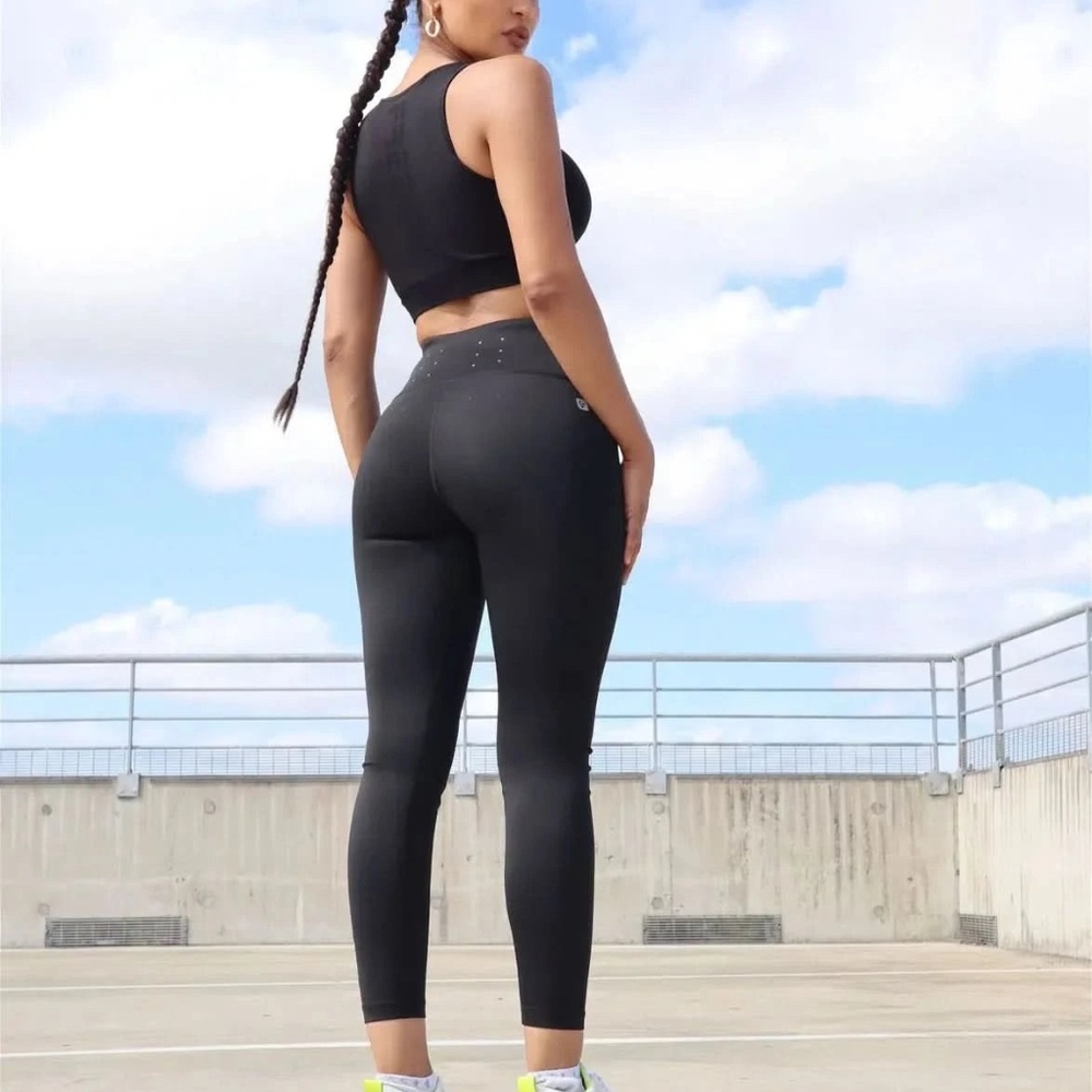 Freddy athletic leggings and sports bra set -  black sz M/L NWT